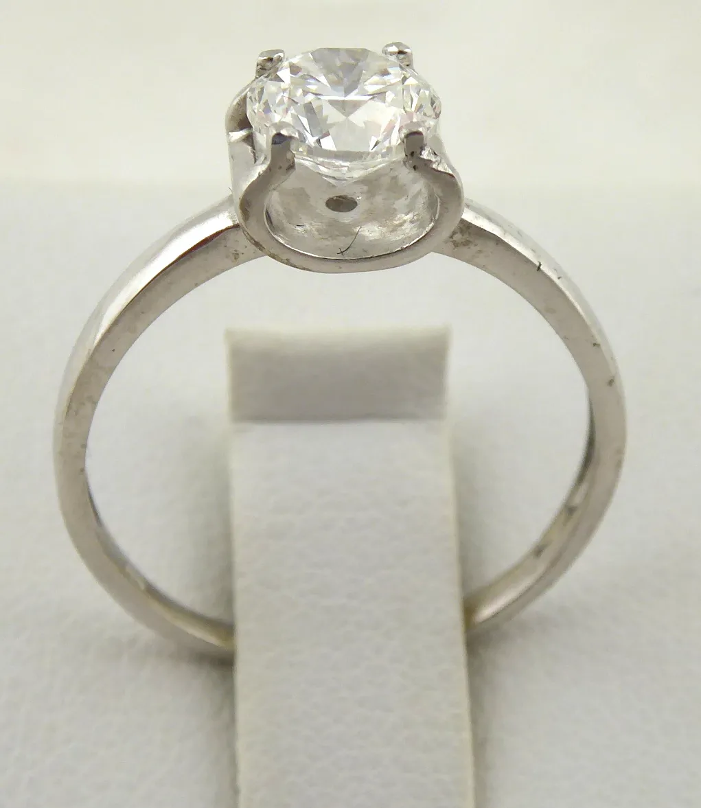 Prsten se solitérním diamantem  – 1,00 ct
