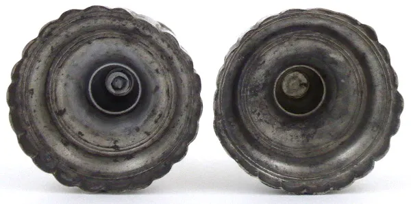 Pár cínových svícnů - 3