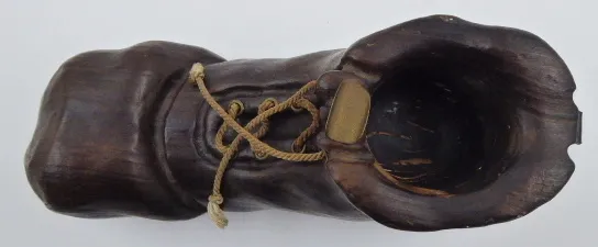 Dřevěný model starodávné kopačky – Popelník - 3