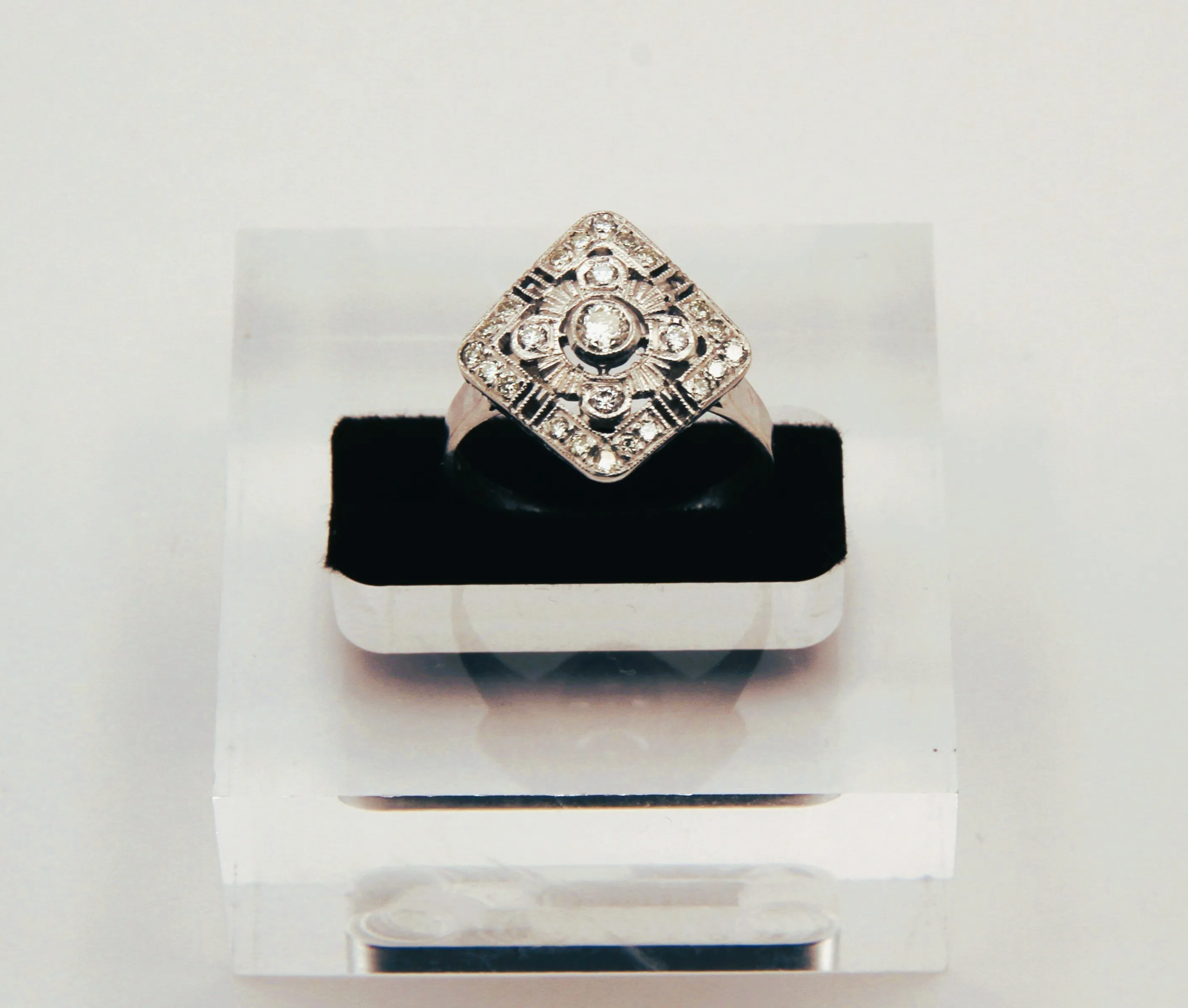 Zlatý art deco diamantový prsten - 2
