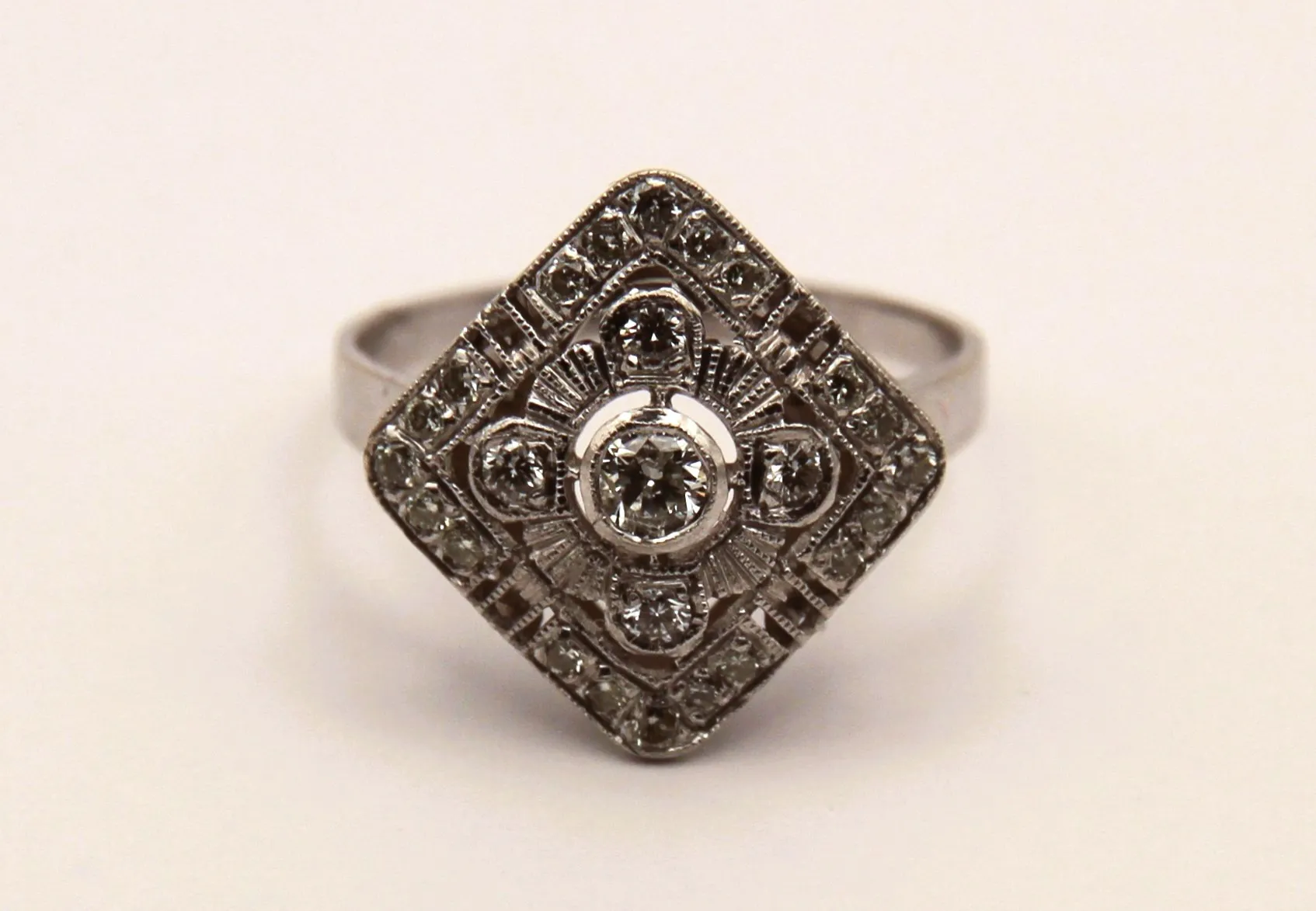 Zlatý art deco diamantový prsten - 3