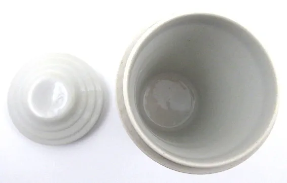 Porcelánová lékárenská dóza - 3