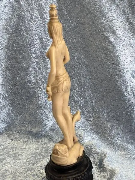 Soška asijský motiv - 3