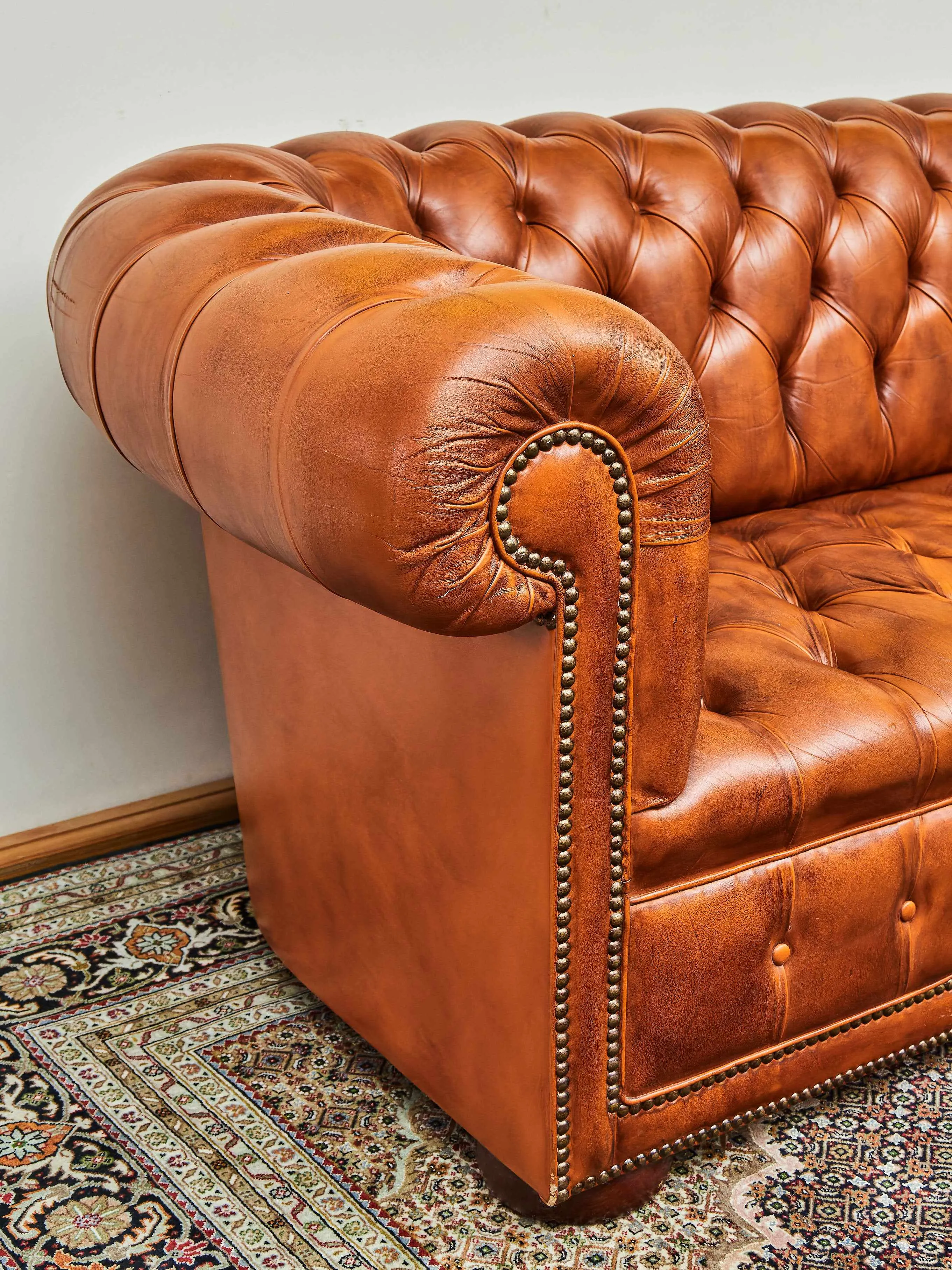 Klasická Chesterfield sofa velká - 4