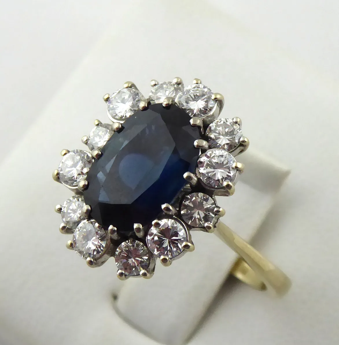 Luxusní zlatý prsten se safírem 2,30 ct a diamanty 1.20 ct - 3