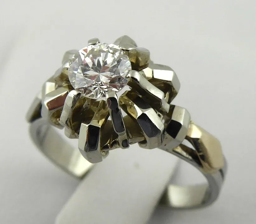 Designový zlatý prsten s diamantem 0,50 ct