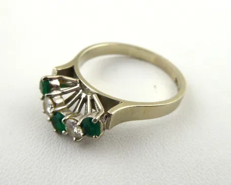 Zlatý prsten se smaragdy a diamanty – 0,30 ct - 3