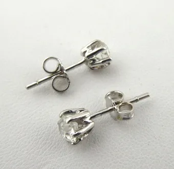 Elegantní zlaté náušnice s diamanty – 0,85 ct - 3