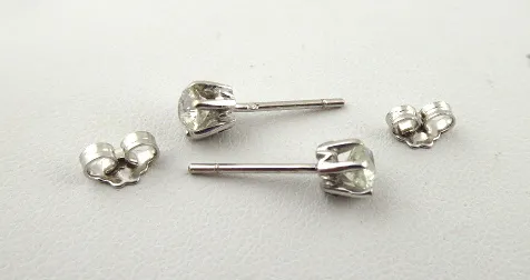 Elegantní zlaté náušnice s diamanty – 0,85 ct - 5