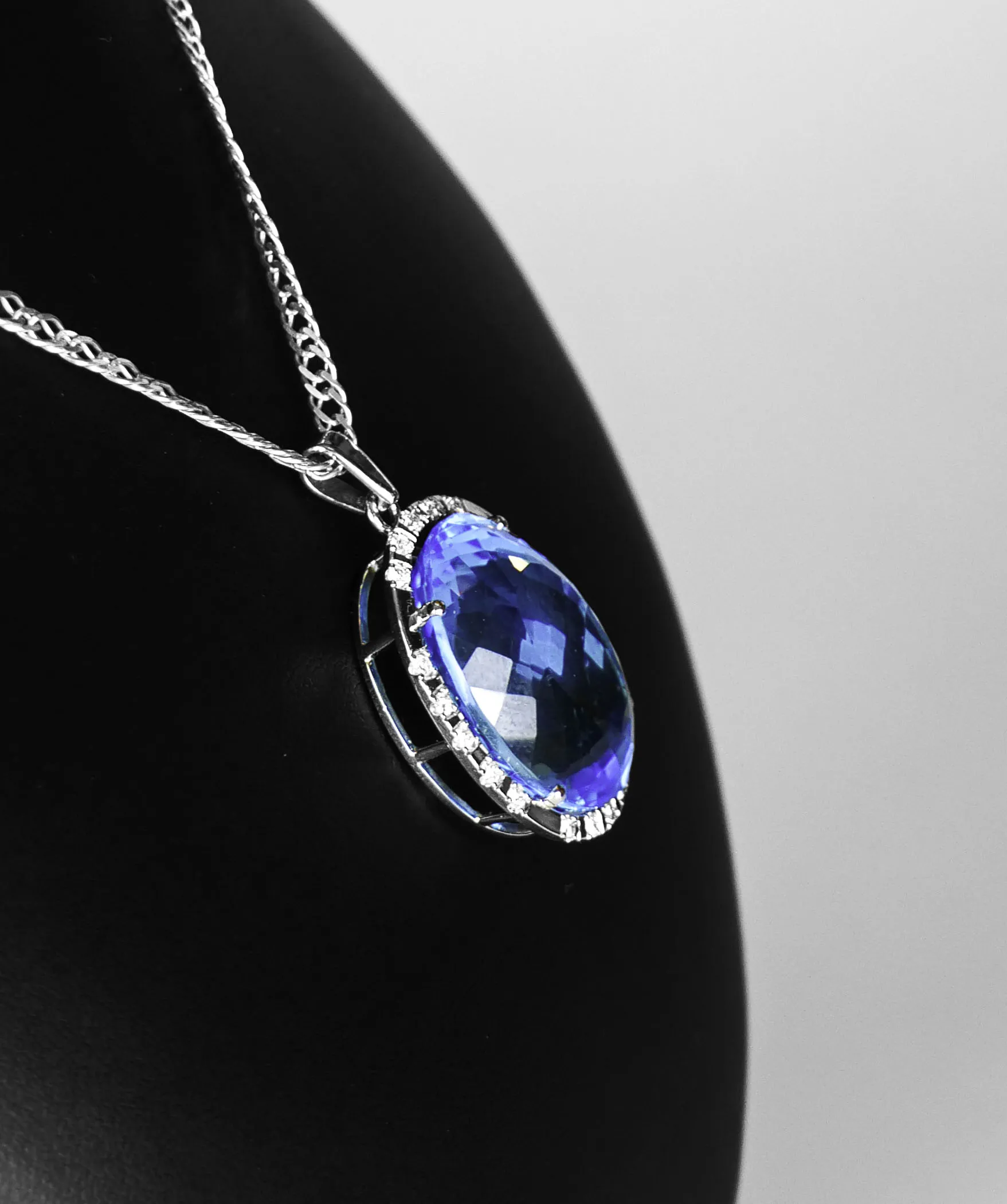 Závěs s diamanty a topazem 57 ct - 2
