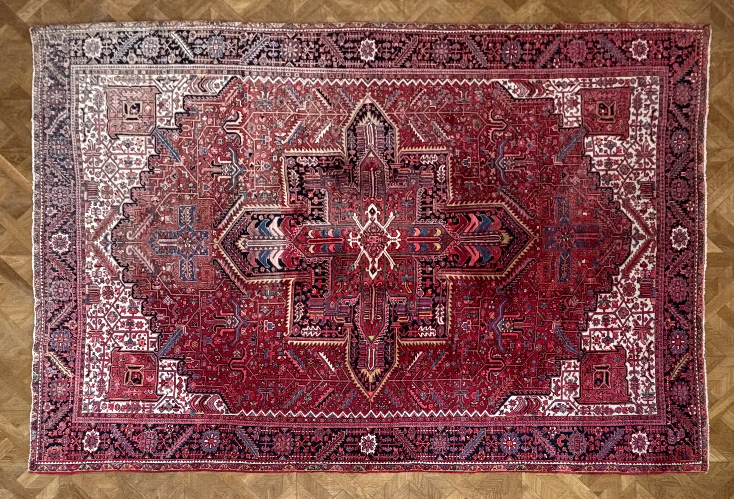 Perský ručně vázaný koberec Ahar (Heriz) – 415 × 298 cm