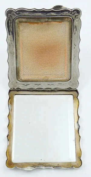 Stříbrná gravírovaná obdélná pudřenka - 3
