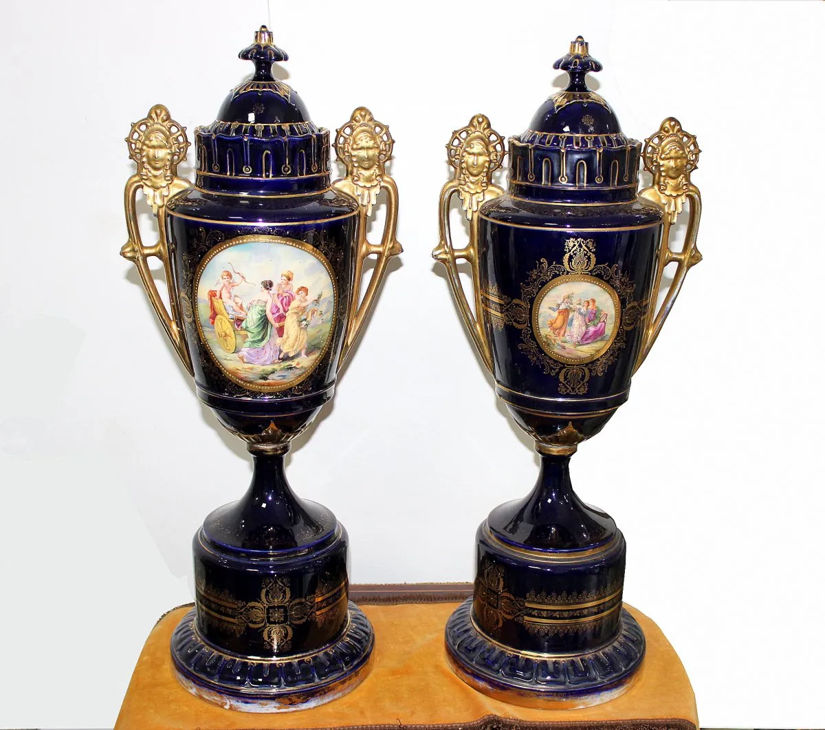 Velké porcelánové kobaltové vázy - značené
