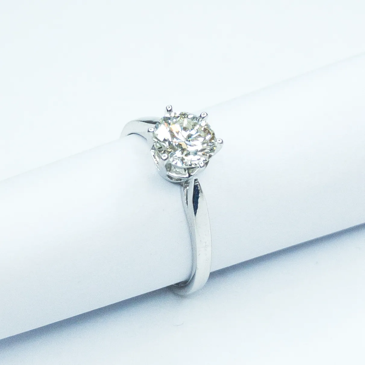 Luxusní zlatý prsten s briliantem 1,04 Ct - 2