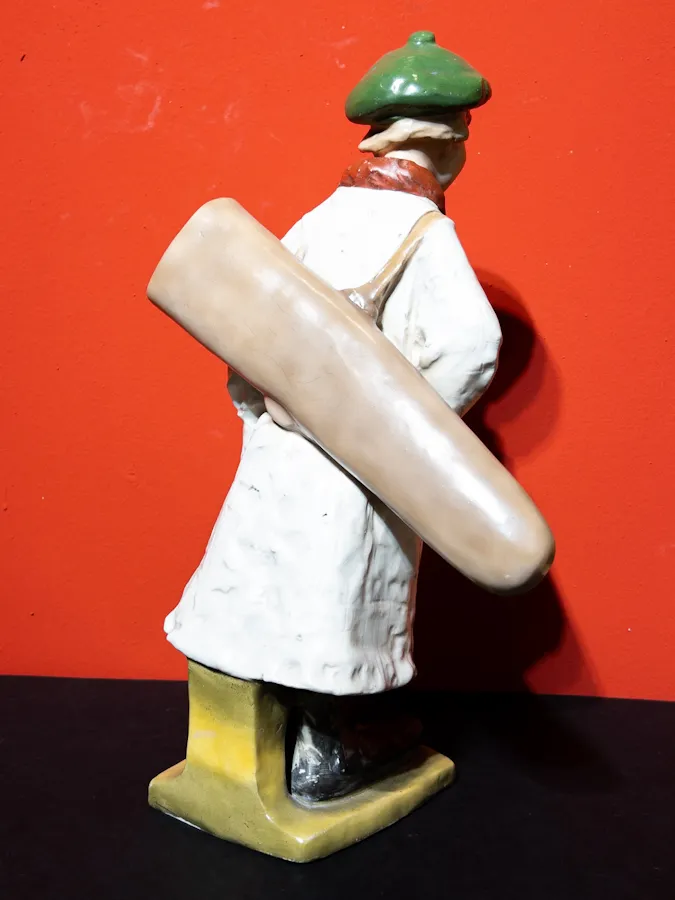 Amphora,Elvir Otto, the Golf Caddy - 3