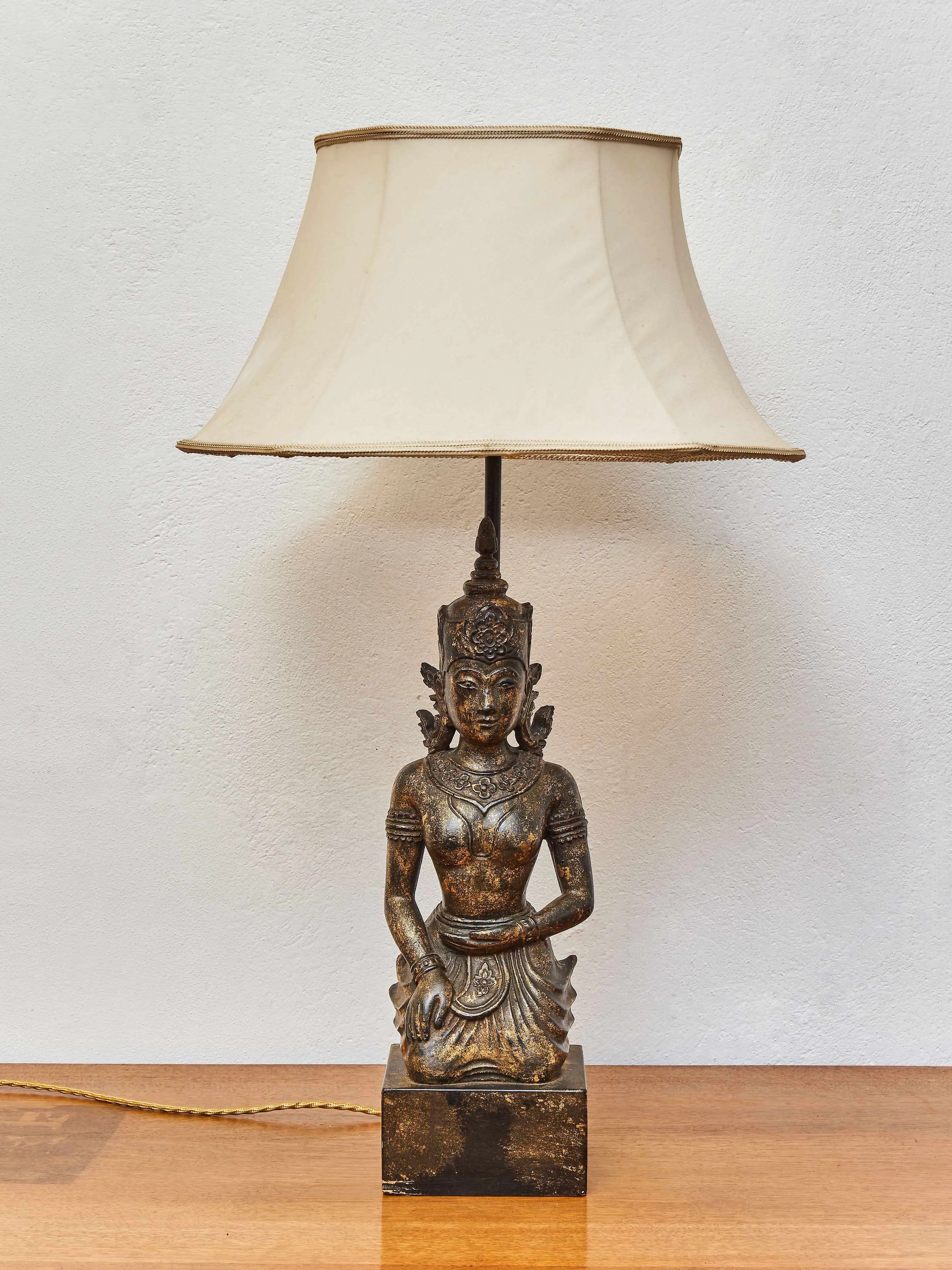 Lampa s Buddhou - 2