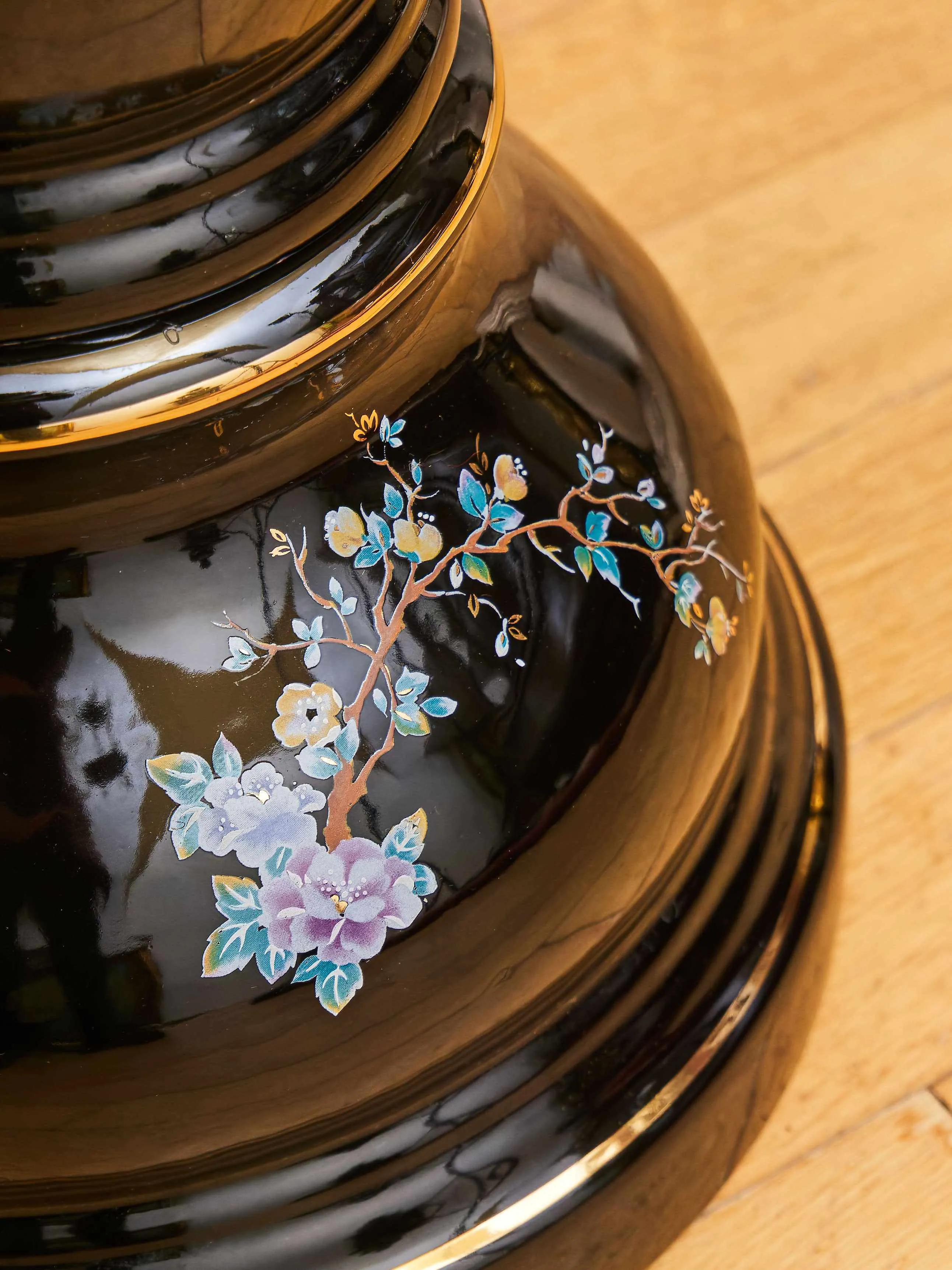 Porcelánový květináč na podstavci s dekorem pávů - 5