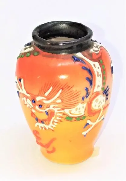 Miniaturní vázička – Asie