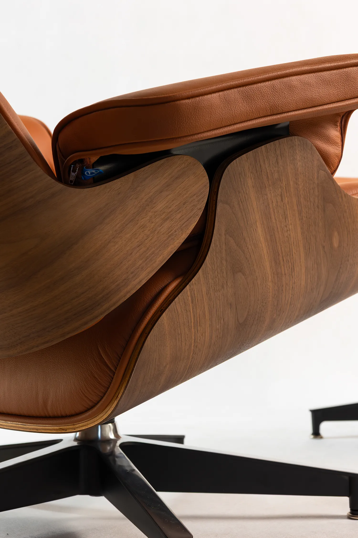 KŘESLO EAMES LOUNGE CHAIR AND OTTOMAN ,,HERMAN MILLER,, - 4