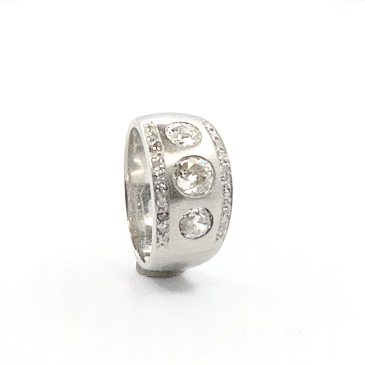 Starožitný platinový prsten s brilianty 1,31 ct