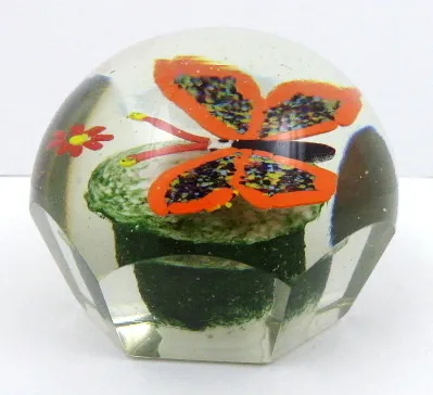 Těžítko s oranžovým motýlem - 3