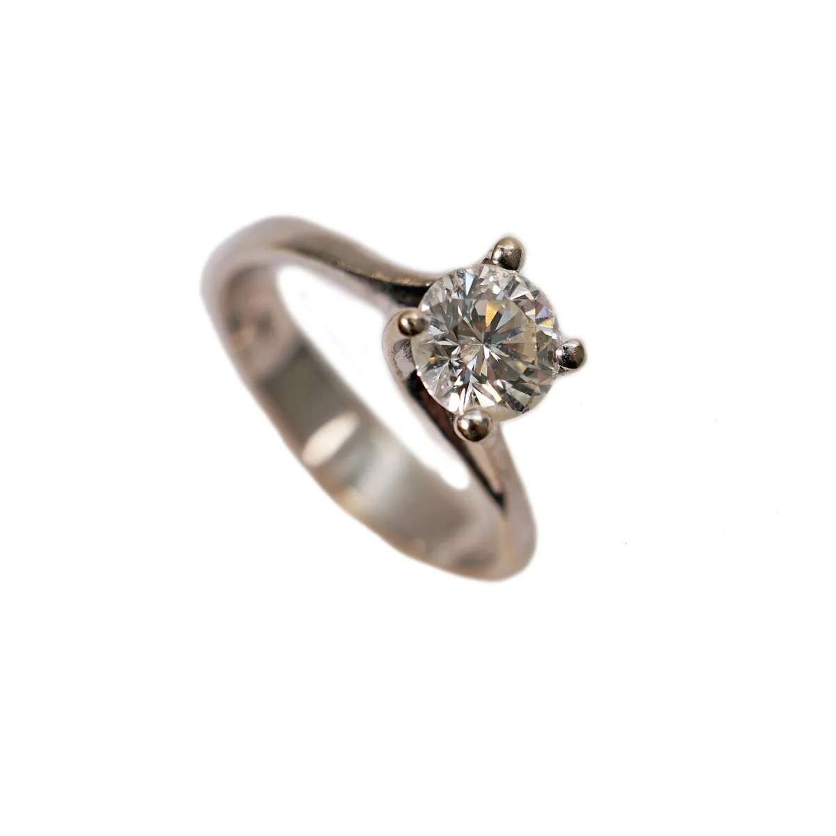 Zlatý prsten s briliantem 0,90 ct