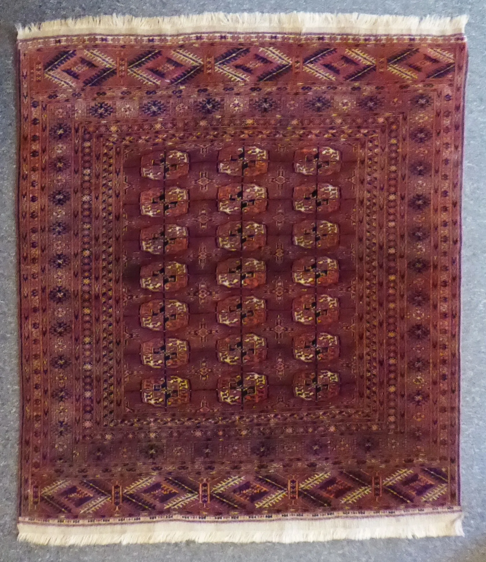 Koberec Tekke – 150 cm x 130 cm