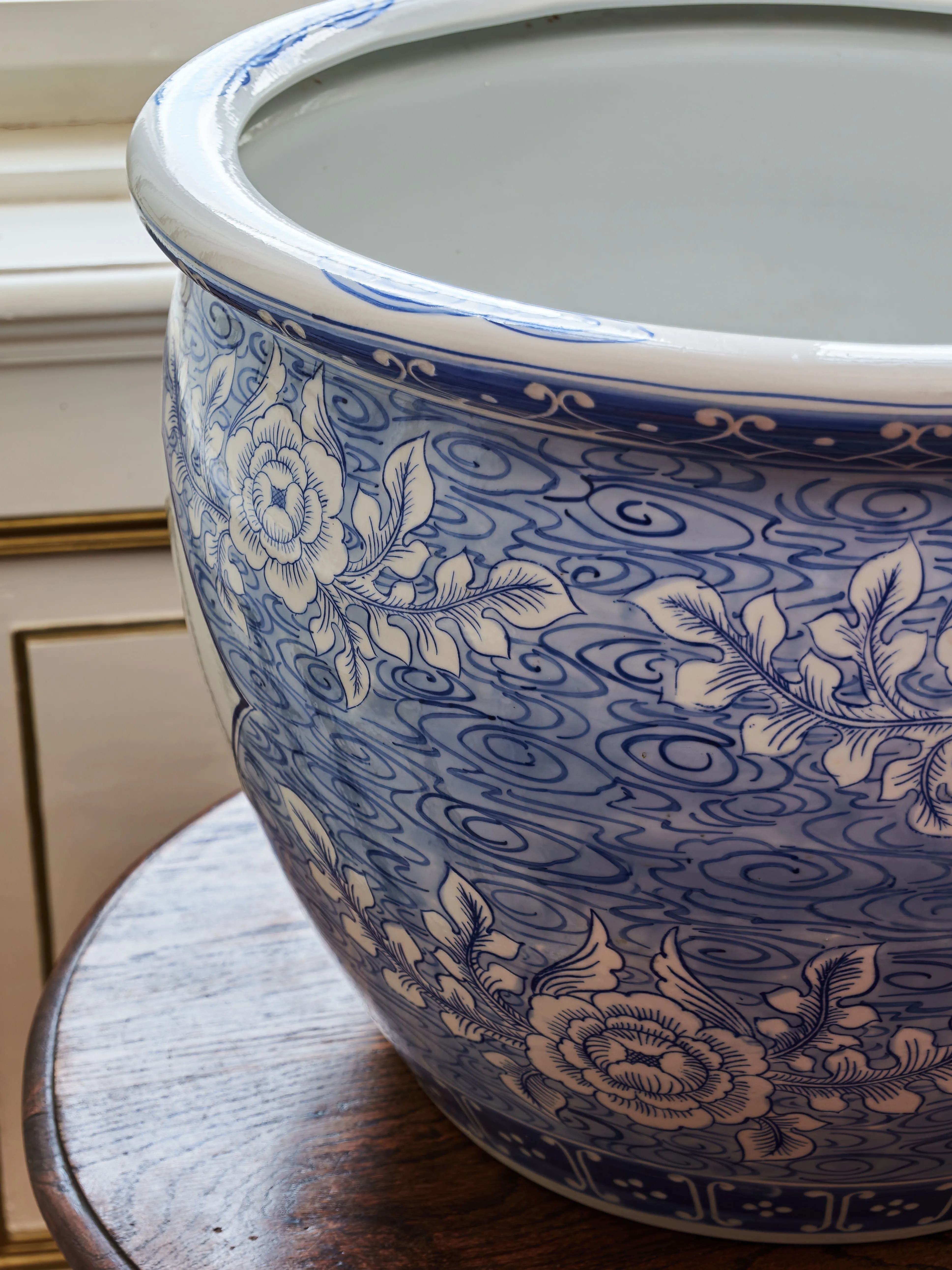 Čínský ručně malovaný porcelánový květináč – kobaltová modř, Ø 47,5 cm - 3