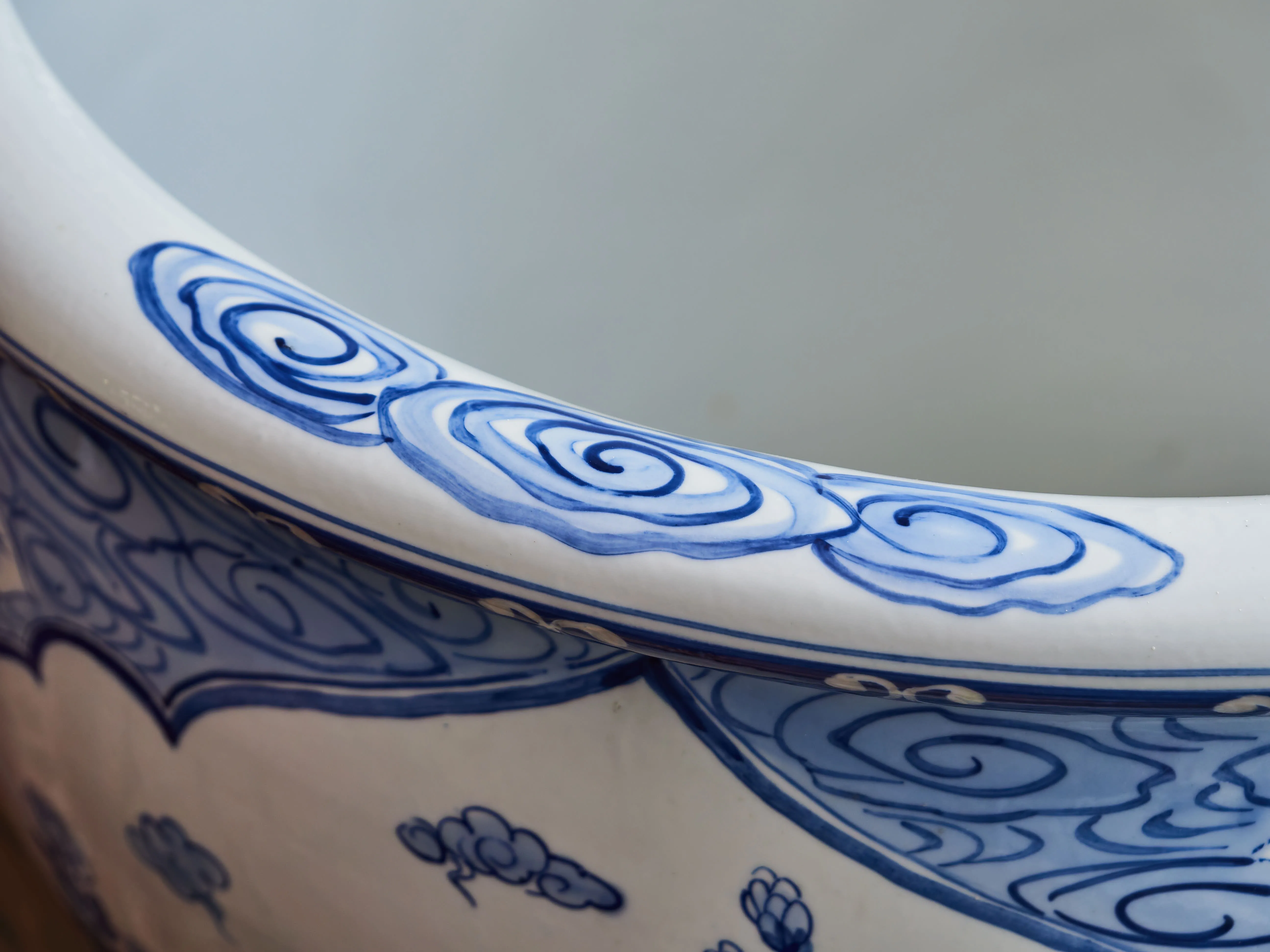 Čínský ručně malovaný porcelánový květináč – kobaltová modř, Ø 47,5 cm - 6