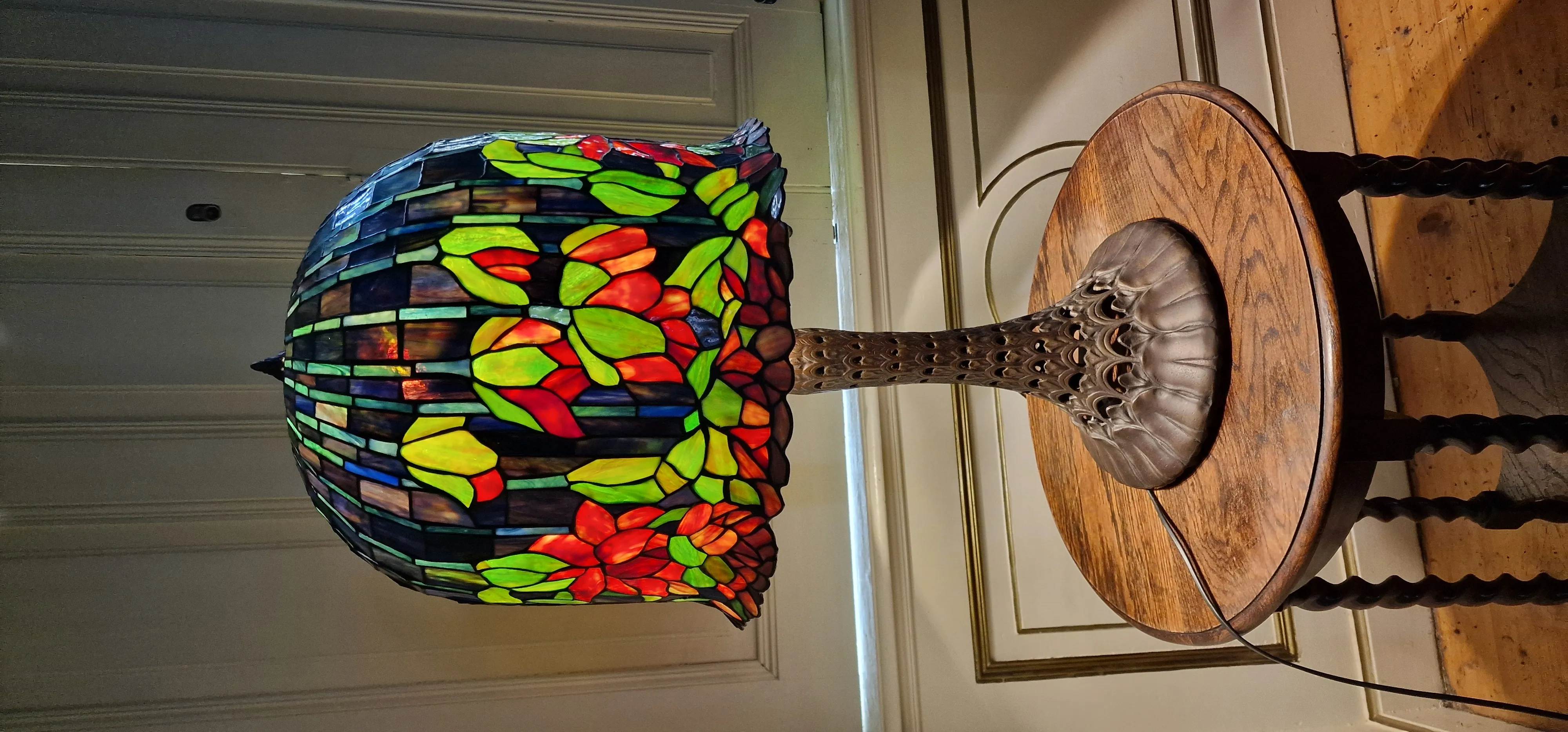 Tiffany stolní lampa s vitrážovým stínidlem – výška 84 cm - 10