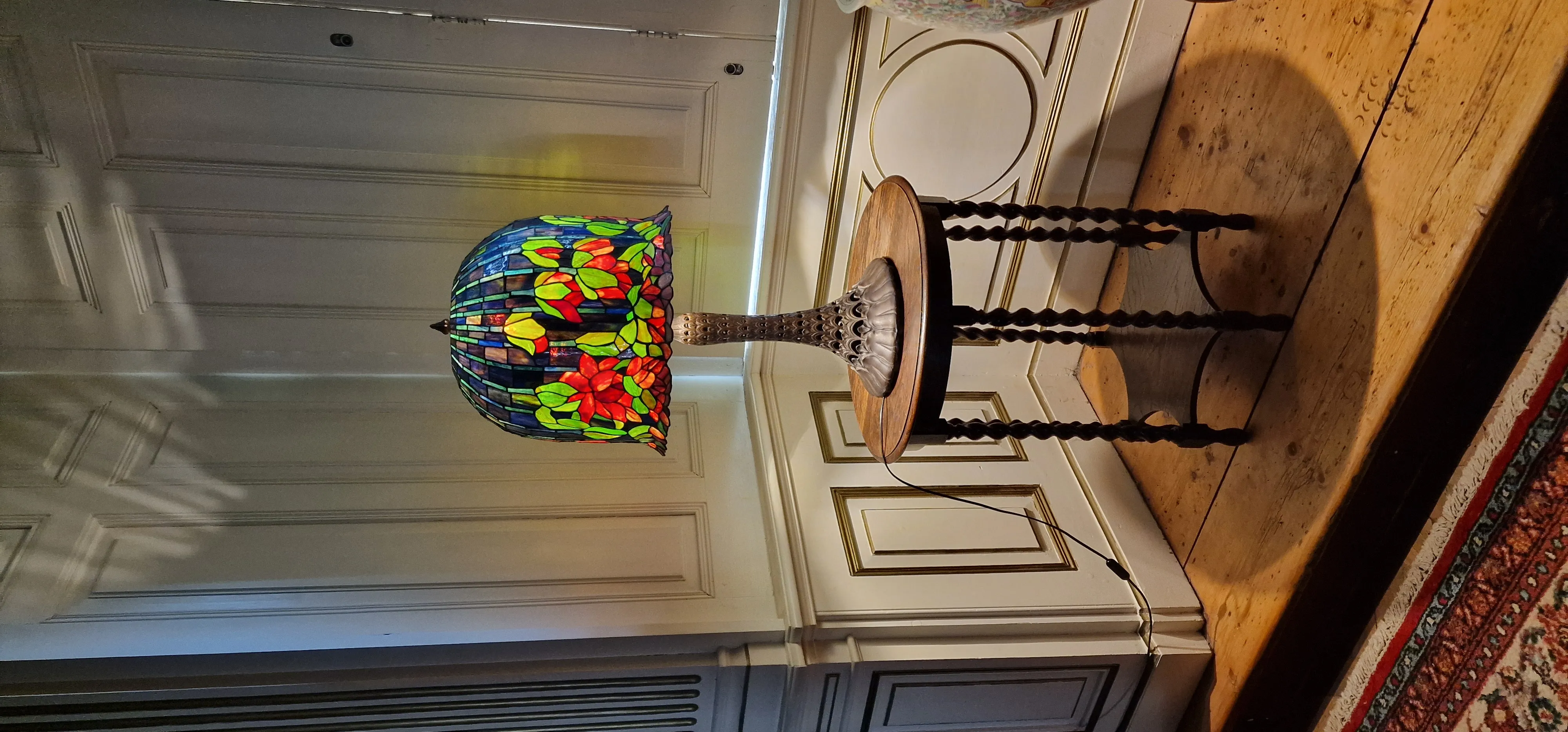 Tiffany stolní lampa s vitrážovým stínidlem – výška 84 cm - 11