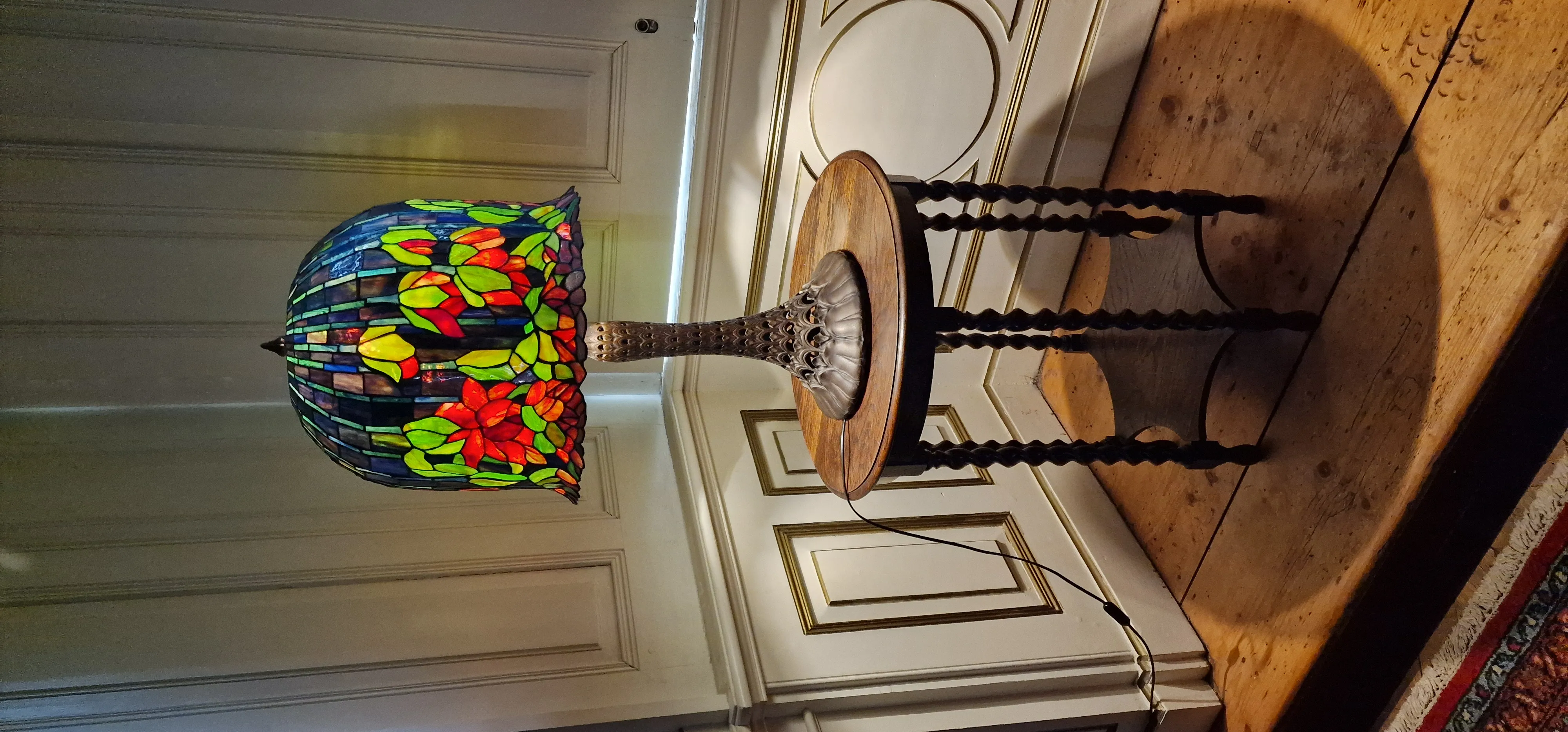 Tiffany stolní lampa s vitrážovým stínidlem – výška 84 cm - 12