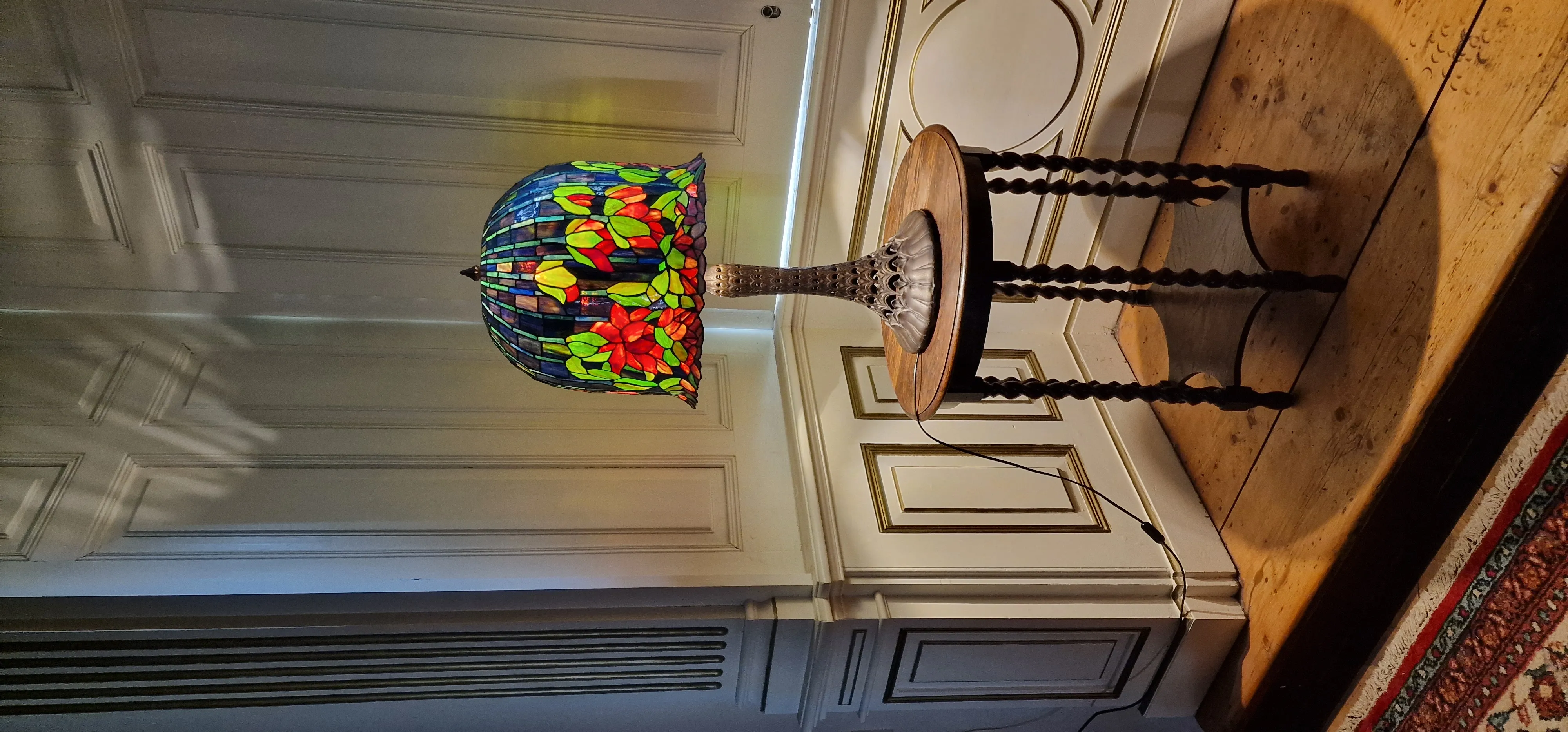 Tiffany stolní lampa s vitrážovým stínidlem – výška 84 cm - 13