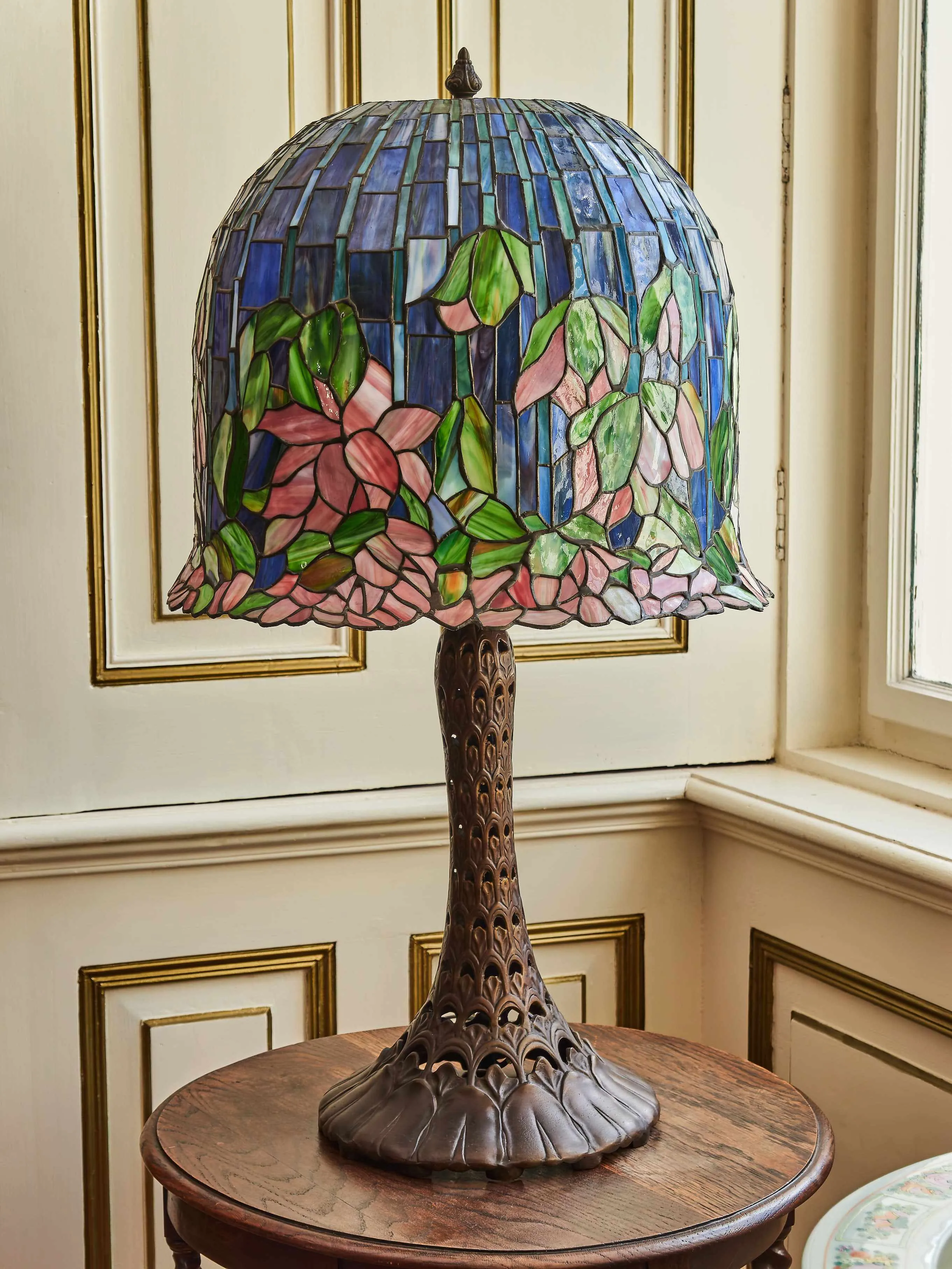 Tiffany stolní lampa s vitrážovým stínidlem – výška 84 cm - 2