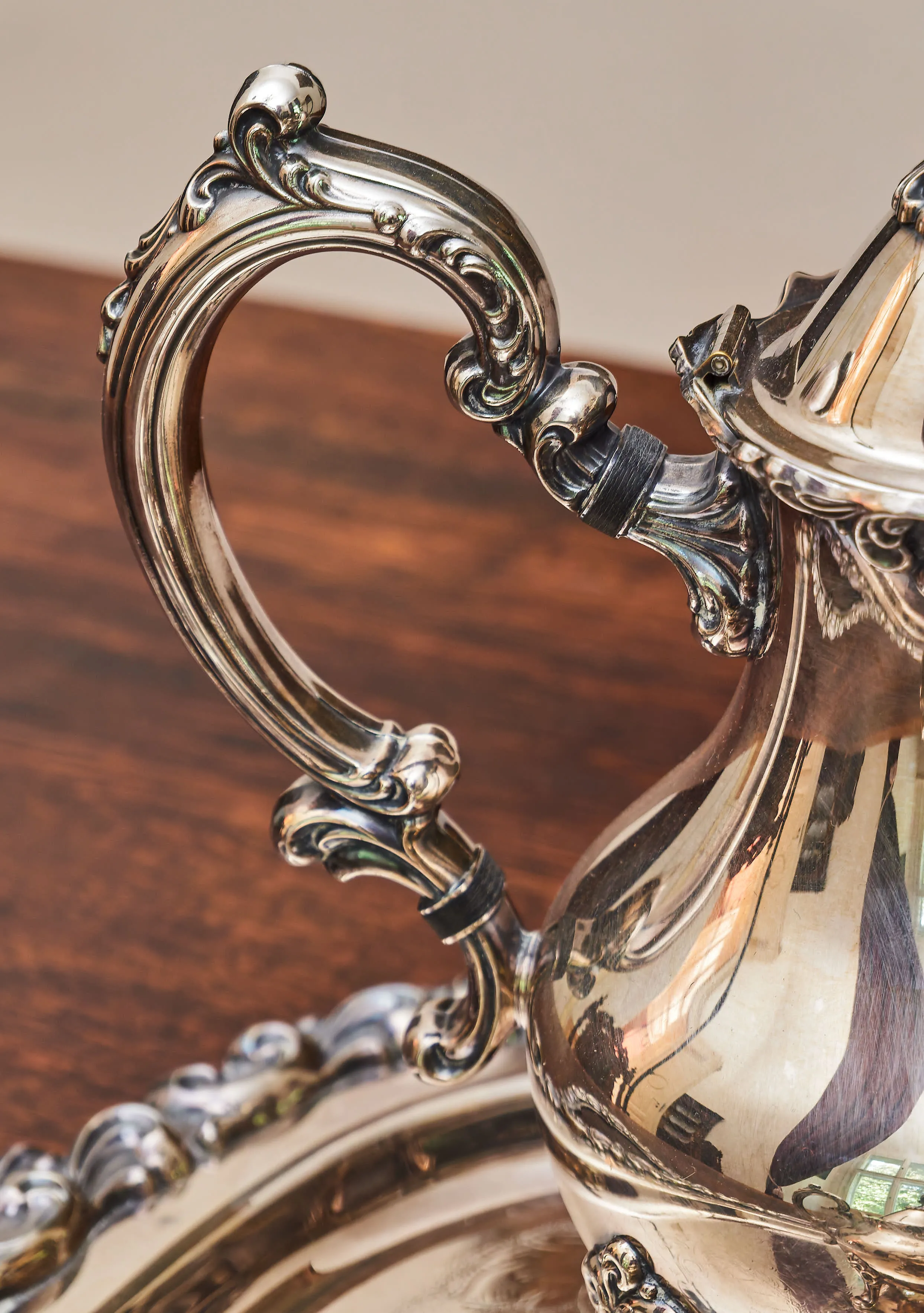 Kávový a čajový servis Oneida Heirloom – Venetian Scroll - 12
