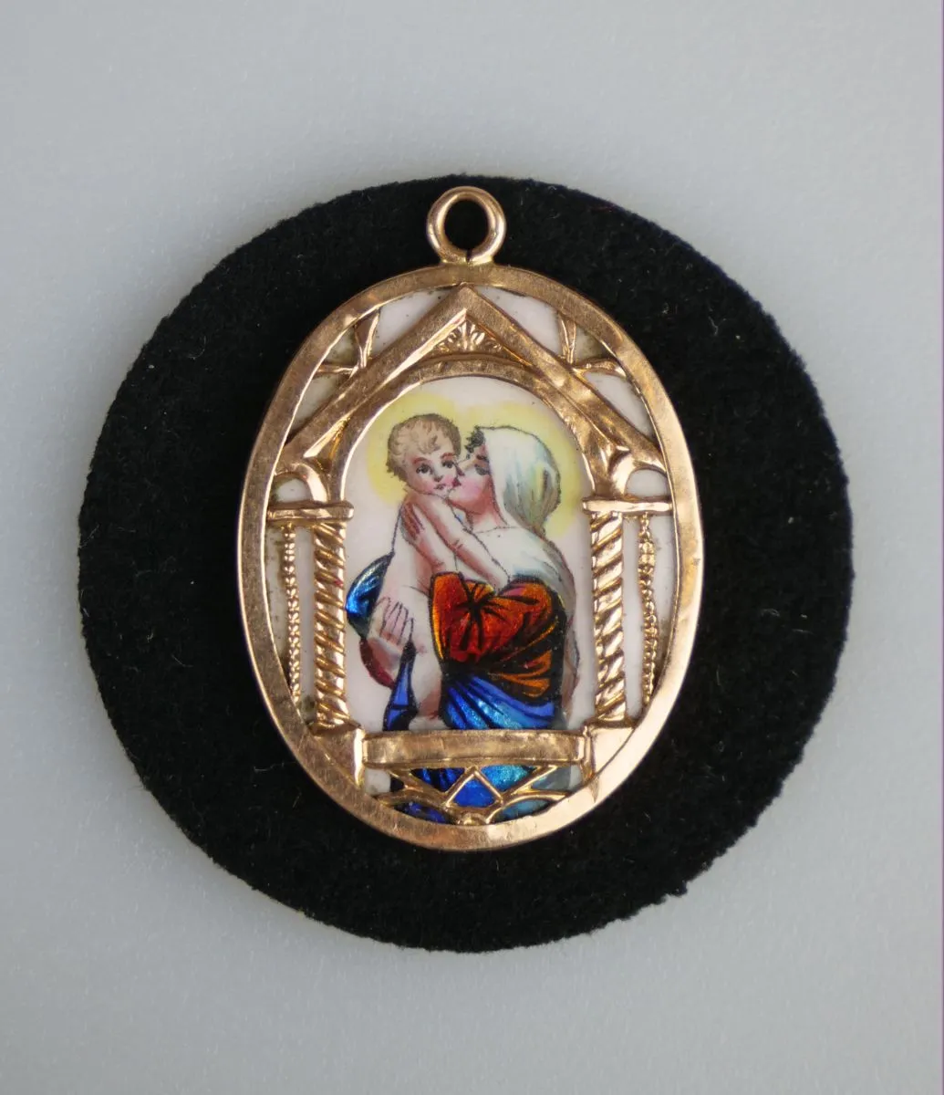 Zlatý přívěsek ”madonka” - 2