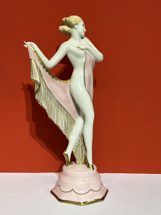Slavkov – Schlaggenwald, Dívčí akt v růžovém , Art Deco