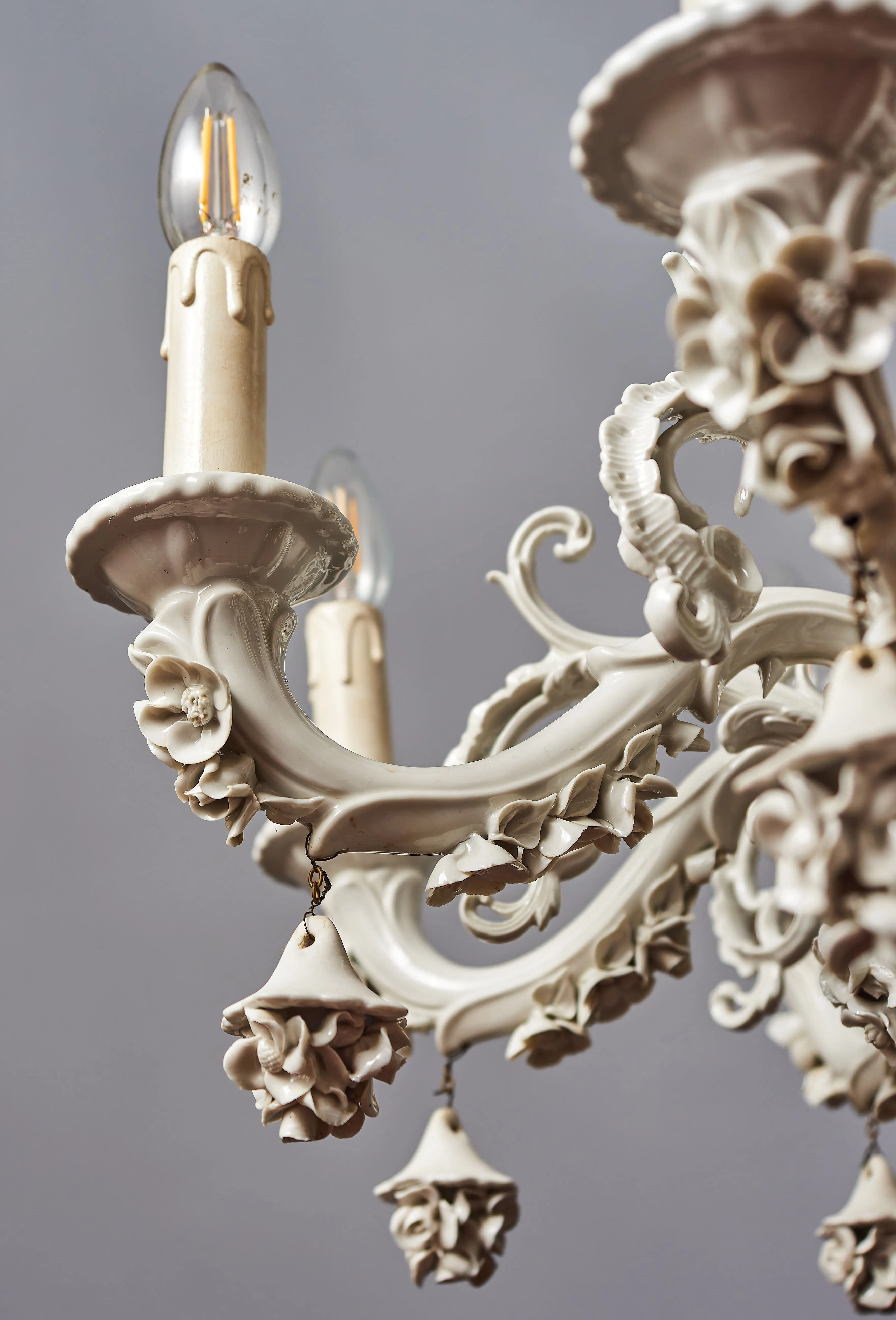 Osmiramenný porcelánový lustr Neapol Capodimonte - 11