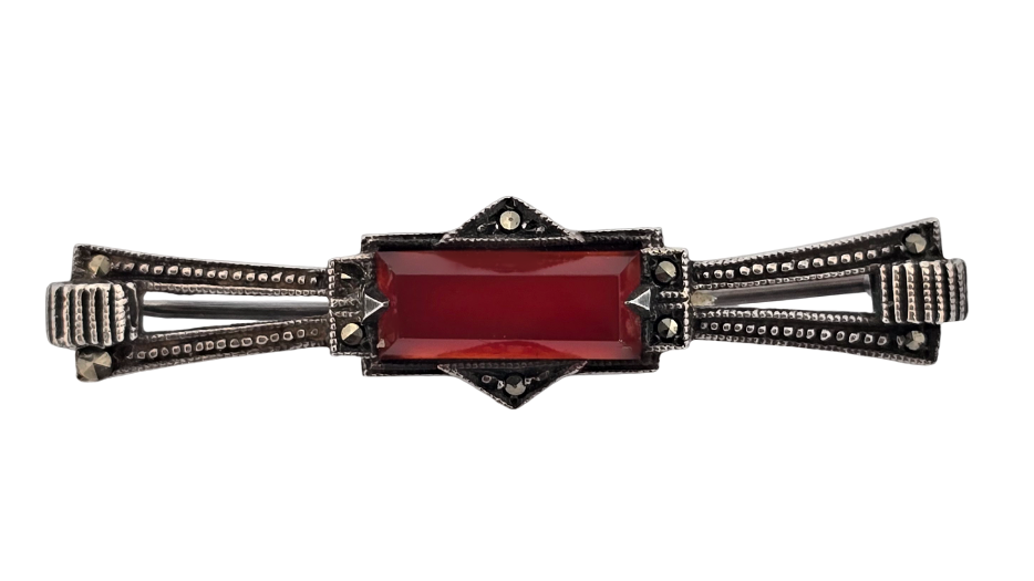 Stříbrná Art Deco brož – „mašlička“ s karneolem