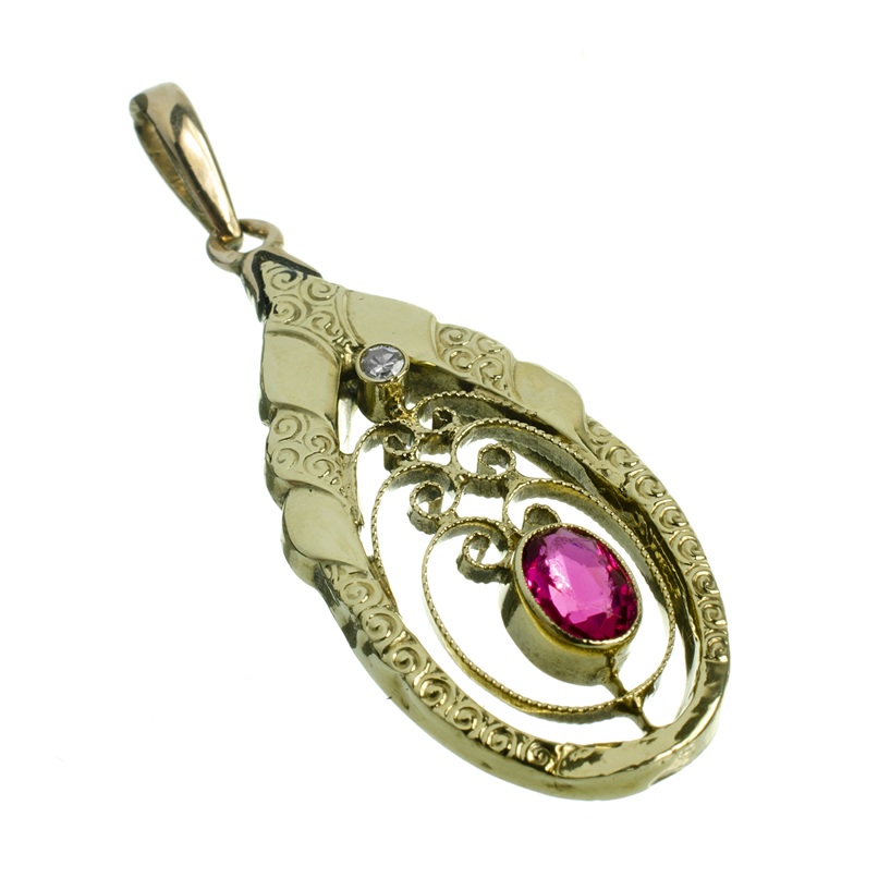 Zlatý secesní přívěs