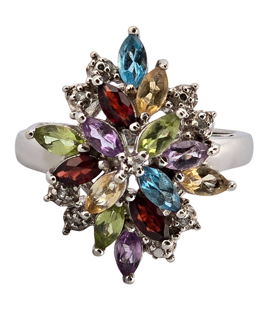 Stříbrný prsten – květina z drahokamů