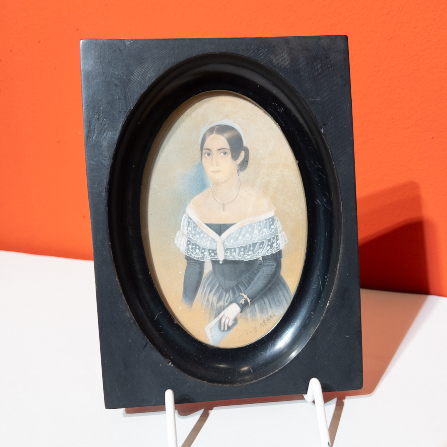 Miniatura, Žena s knihou