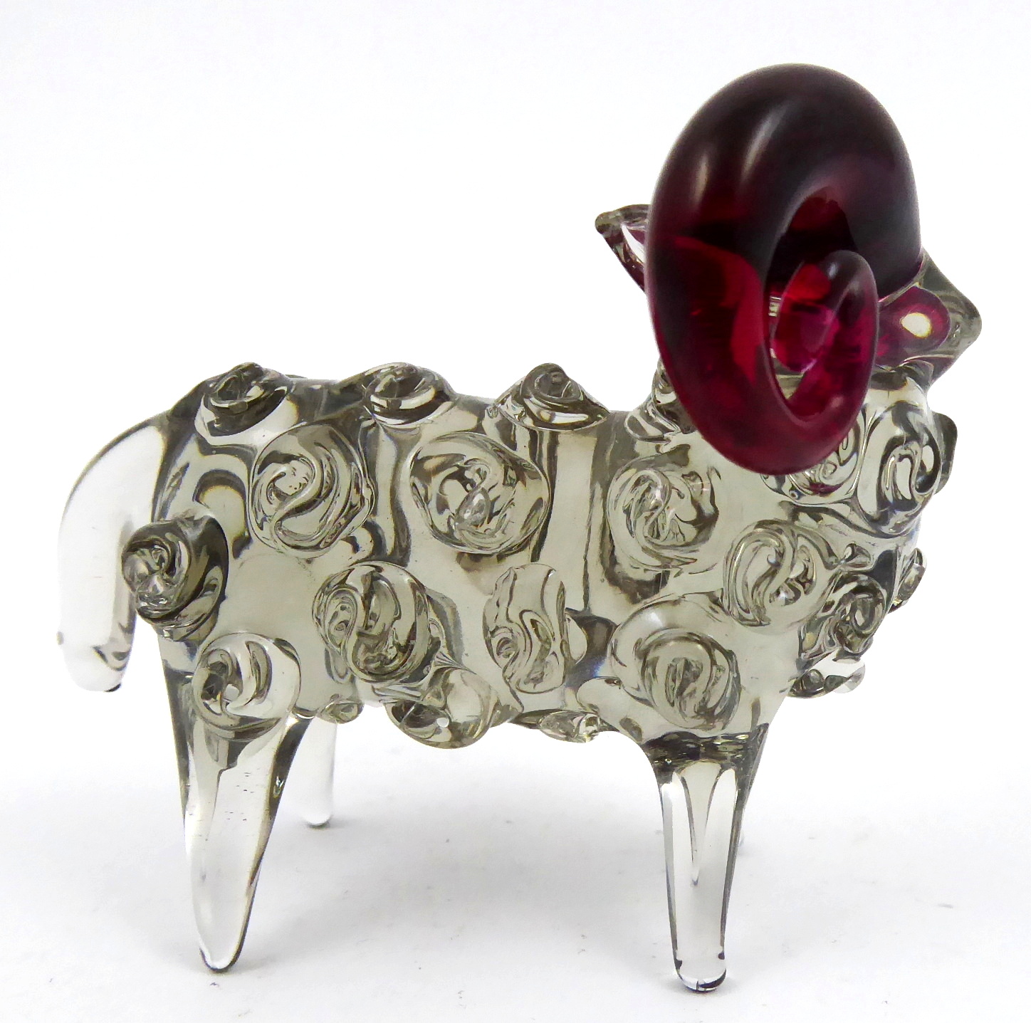 Železnobrodské sklo – Beran z granátového skla