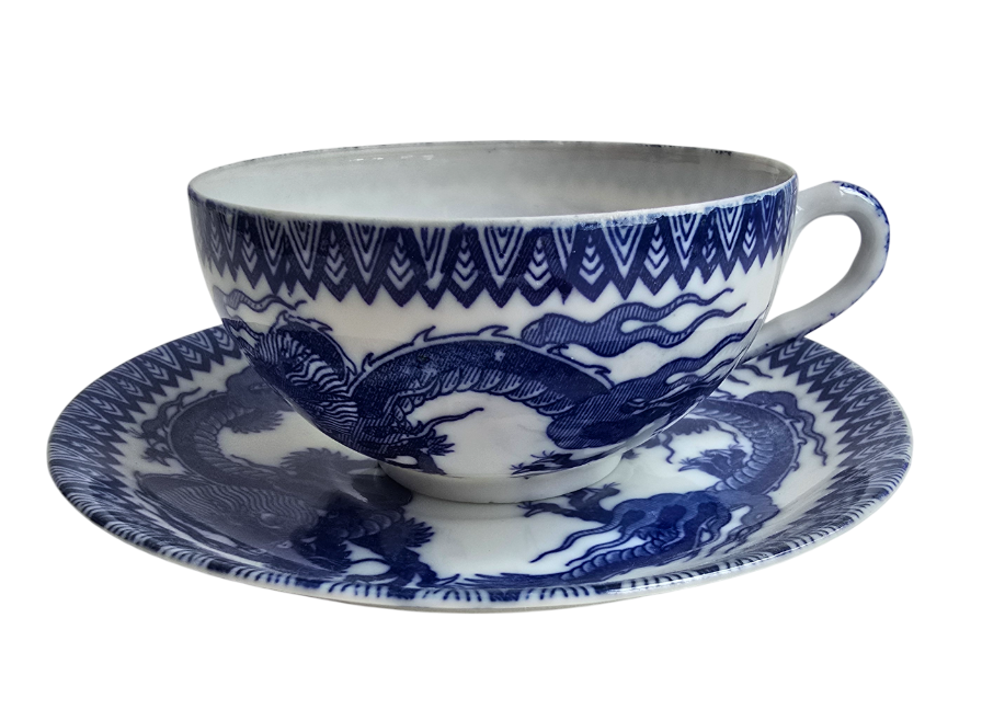 Starožitný čínský šálek s podšálkem