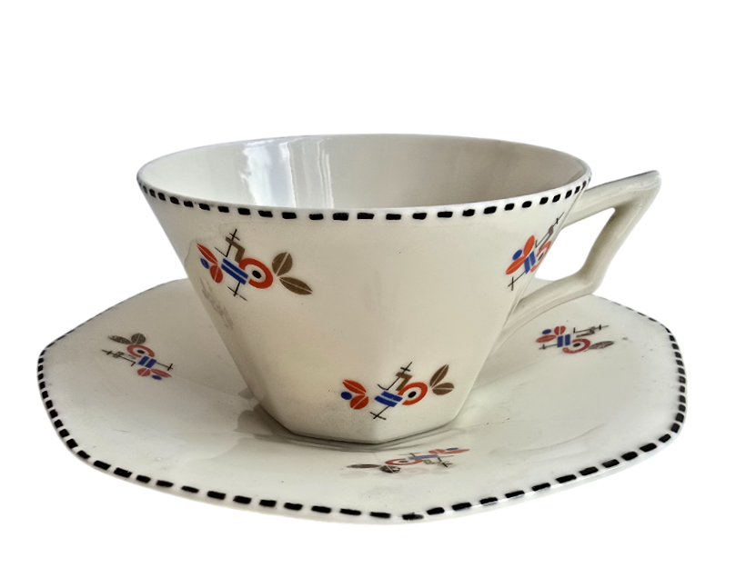 Starožitný art deco šálek s podšálkem – osmiboký