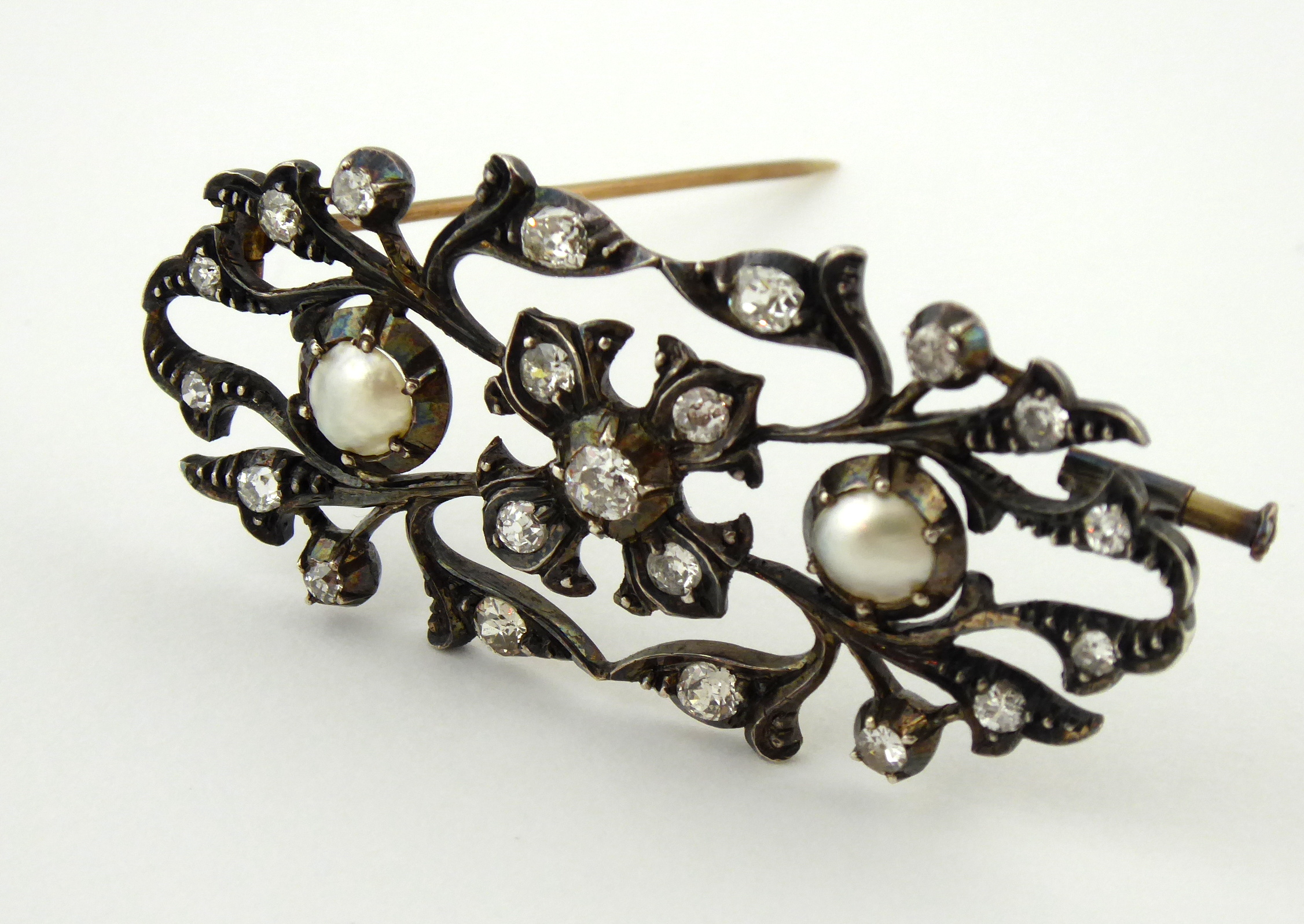 Secesní brož s  perletí a diamanty – 1,40 cm