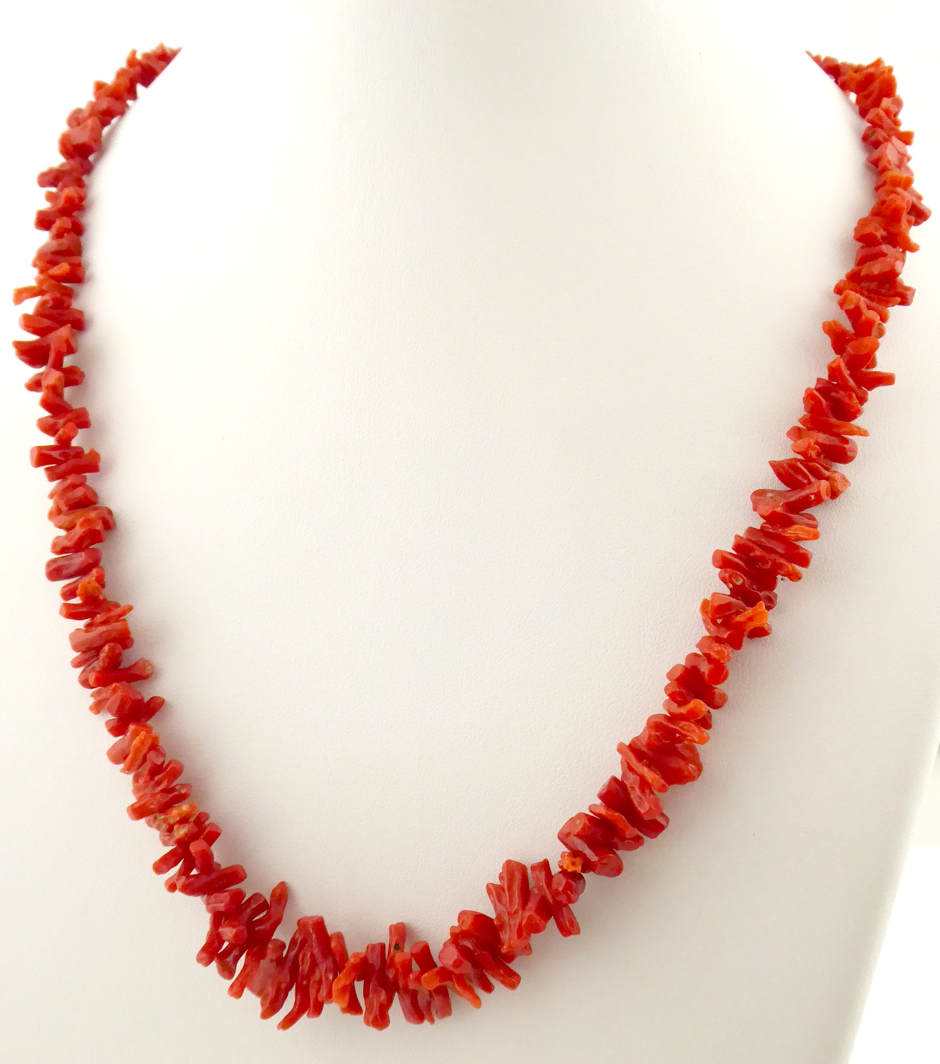 Náhrdelník s přírodním mořským korálem