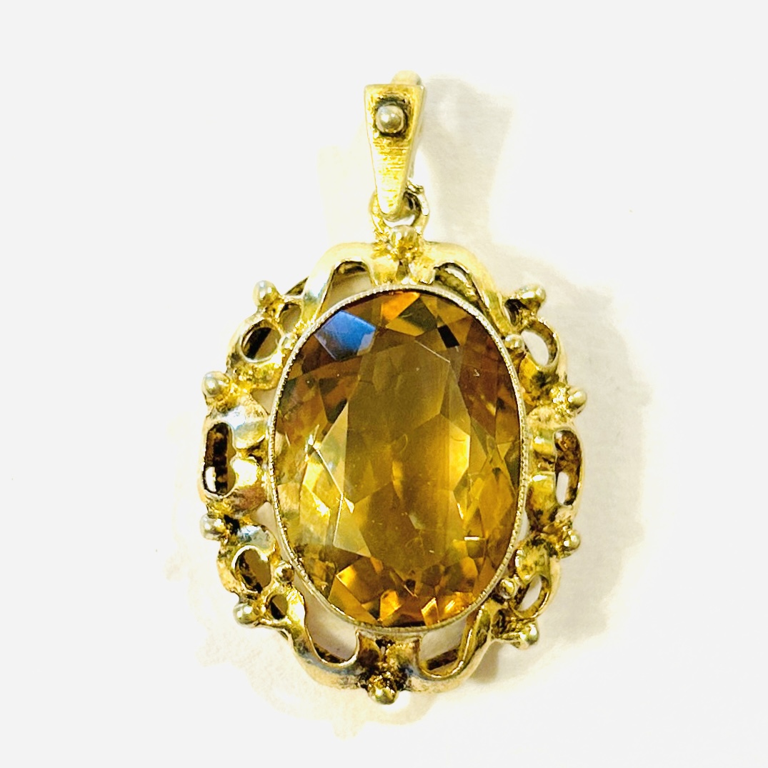Stříbrný zlacený přívěšek s citrínem