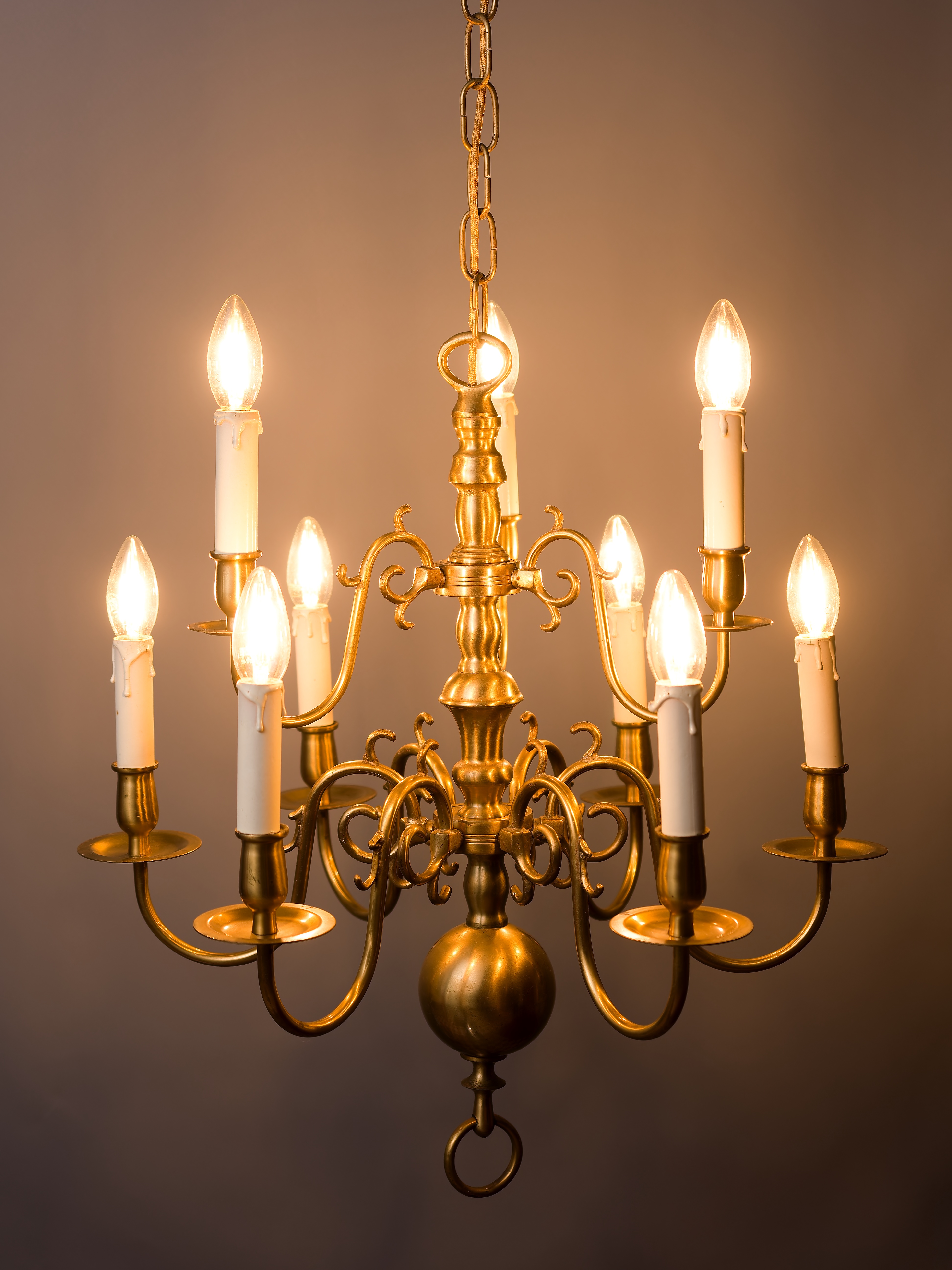 Devítiramenný mosazný lustr holandského typu