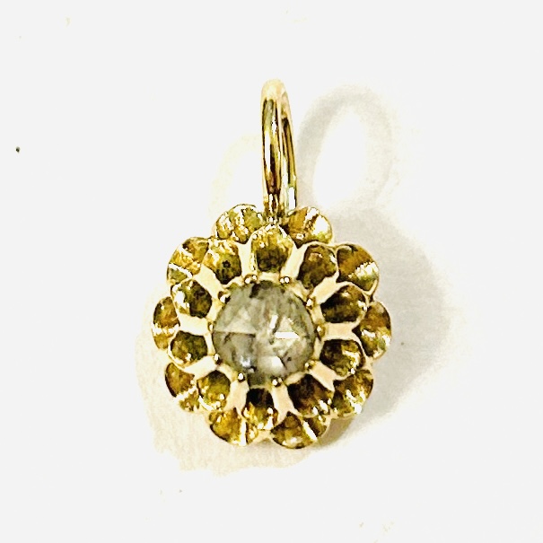 Zlatý starožitný přívěšek s diamantem